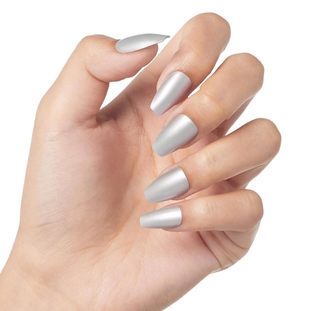 NWT LIMITED EDITION KISS FANTASY "READY-TO-WEAR" GEL NAILS, medium, silver